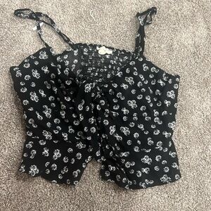 LA hearts black floral daisy crop top